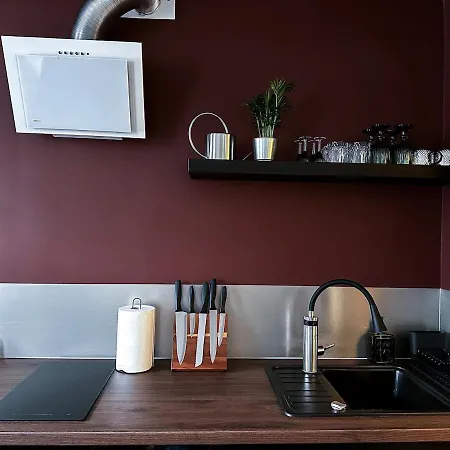 Stylish Design Next To Station Apartmán *